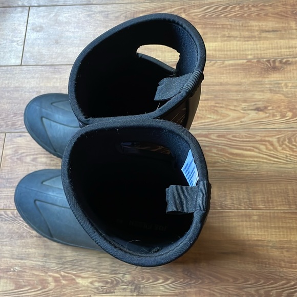 Joe fresh size 2 neoprene boots - Picture 7 of 10